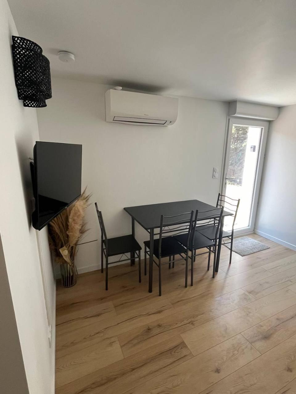 Charmant Et Confortable Appartement Narbonne Exterior foto